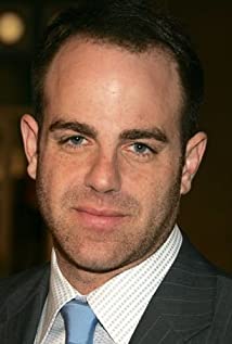 How tall is Paul Adelstein?